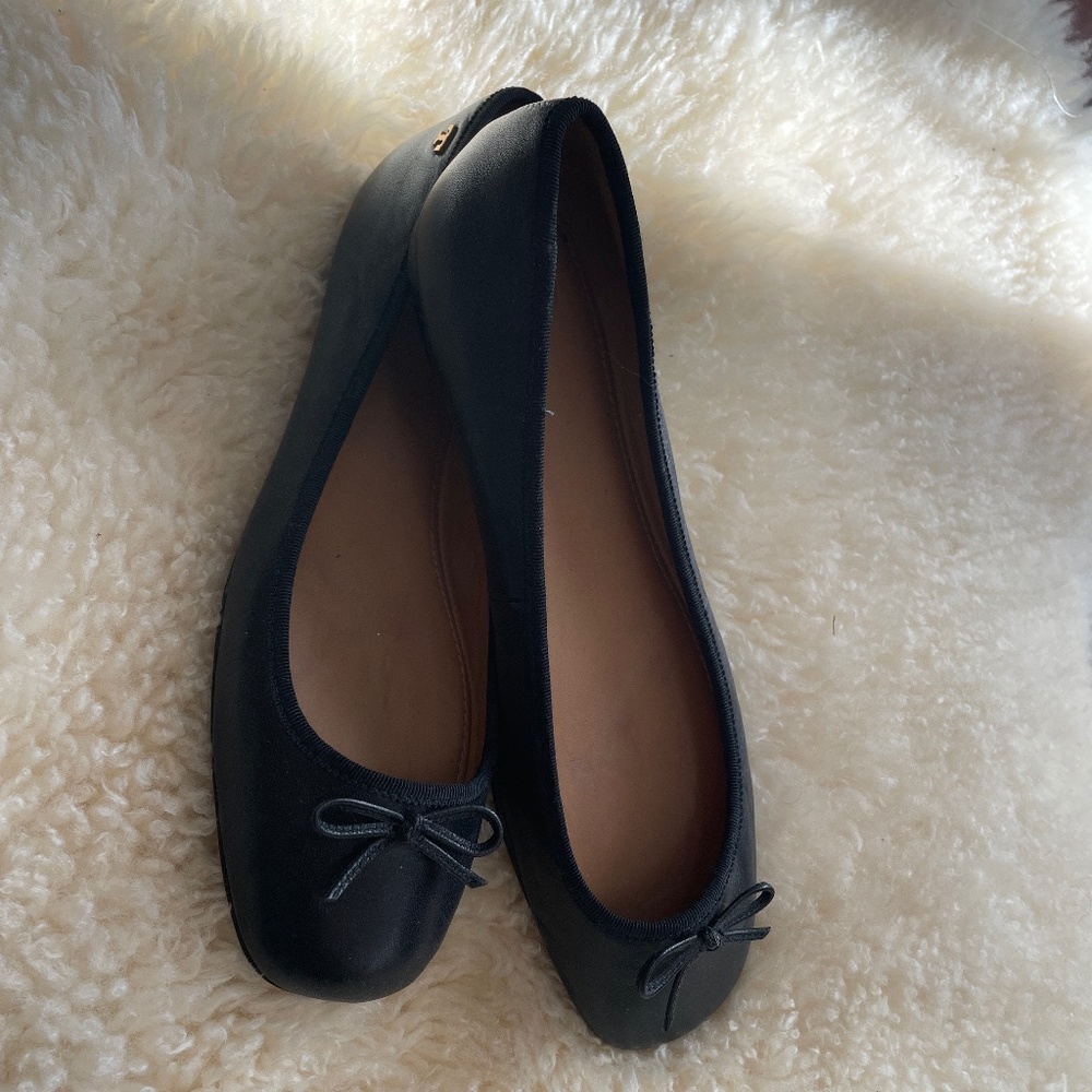 TORY BURCH. SIZE 8 1/2